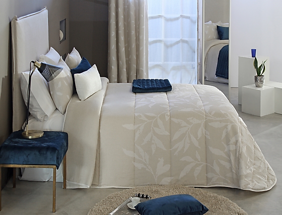 Reig Marti - Edredón Jacquard tipo B3 Gillen con fundas de cojín incluidas 01 beige
