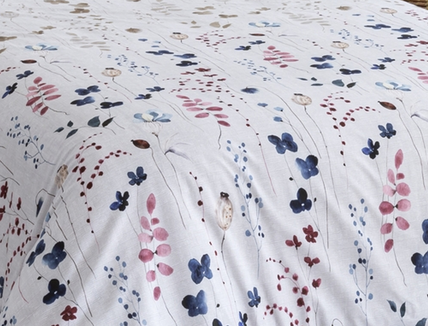 Confecciones Paula Cortina con ollaos Coloma