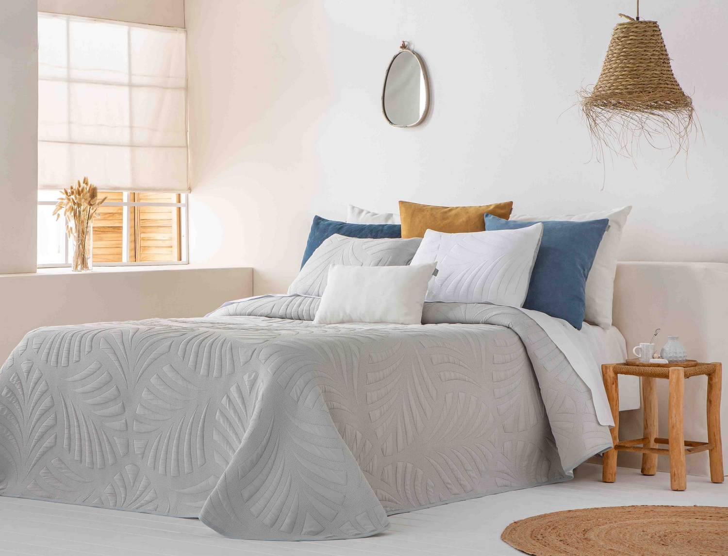 Sandeco Colcha Jacquard Reversible con fundas de cojín Siero color Gris/Blanco