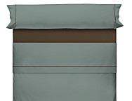 Juego de cama lisos Play Basic 50/50 combinados con vivo
