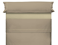 Juego de cama lisos Play Basic 50/50 combinados con vivo