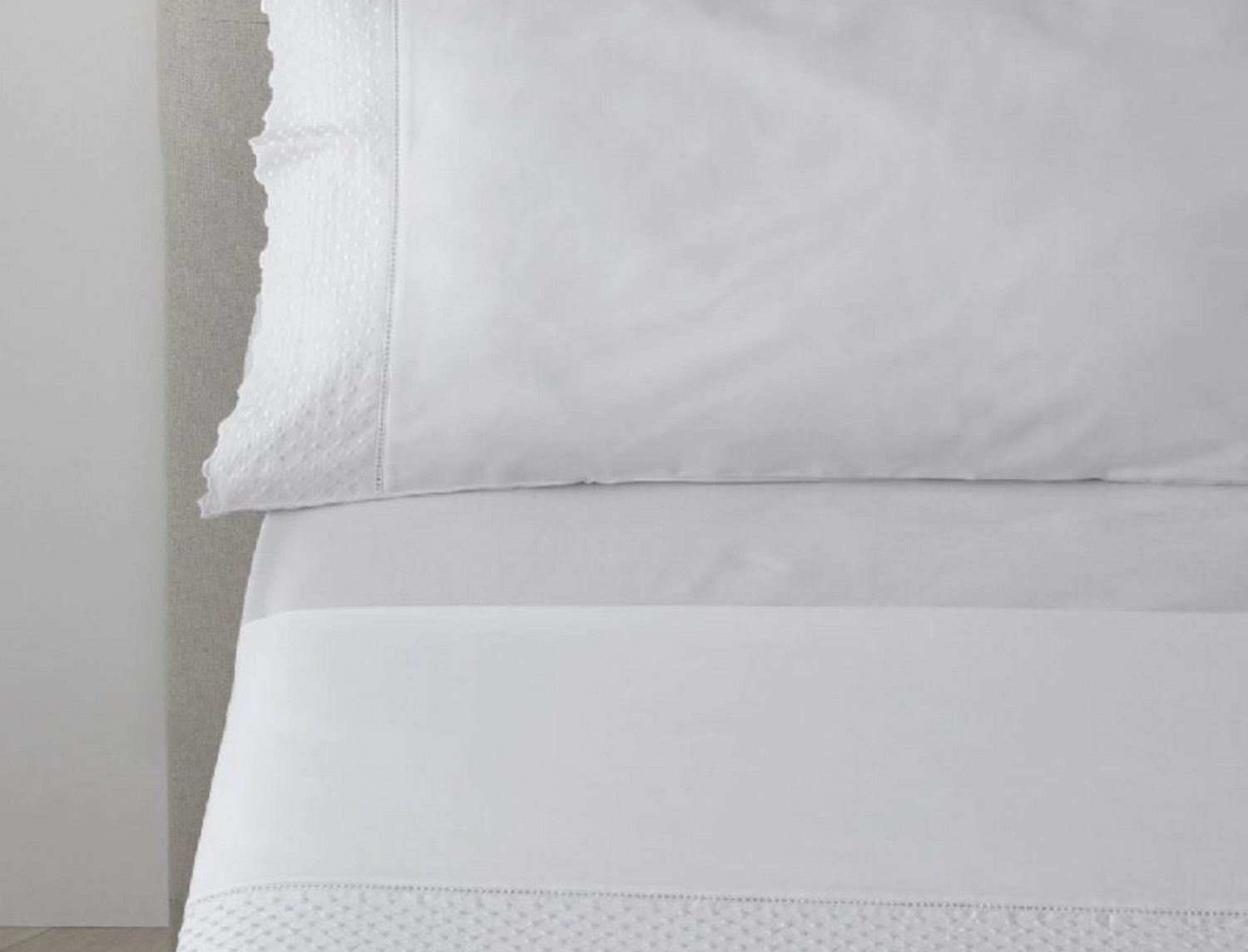 Estelia - Juego de cama Estelia Valeria 100% algodón satén 300 Hilos color Blanco con cenefa bordada Estelia Juego de cama Estelia Valeria 100% algodón satén 300 Hilos color Blanco con cenefa bordada