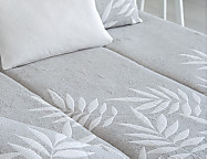 Edredón jacquard Modena 200gr con fundas de cojín color Beige o Gris