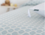 Colcha Jacquard Caños color Blanco, Beige, Rosa o Turquesa