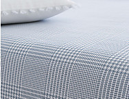 Colcha Jacquard reversible Pinet color Beige o Turquesa