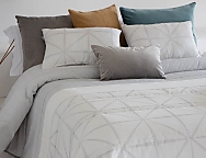 Edredón Jacquard Urdiales con fundas de cojín color 01 Gris o 02 Beige