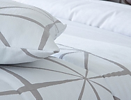 Edredón Jacquard Urdiales con fundas de cojín color 01 Gris o 02 Beige