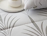 Edredón Jacquard Viesgo con fundas de cojín color 01 Gris o 02 Beige