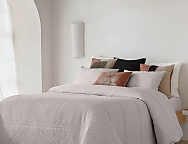 Edredón Jacquard Mula con funda/s de cojín color 01 Blanco ó 02 Beige