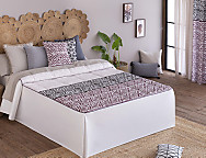 Colcha edredón Mijas con cojín incluído color Azul, Beige o Rosa