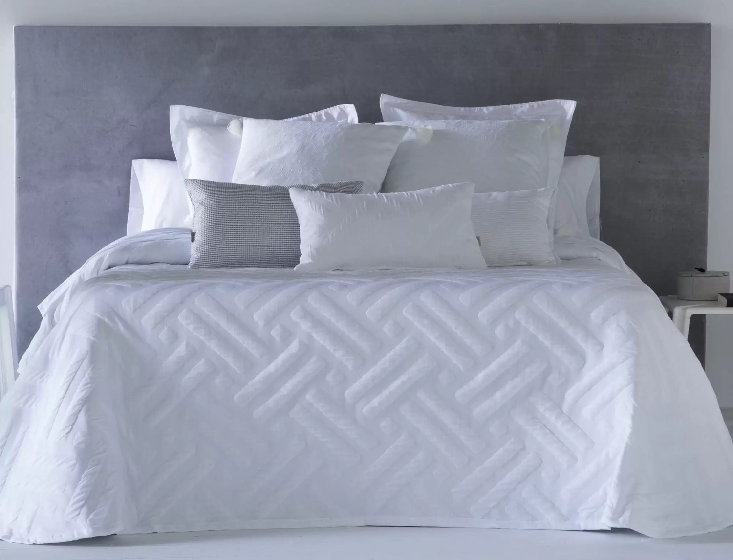 Cañete Colcha capa Vento Blanco color Blanco cama de 105 Oferta