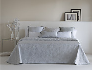 Colcha Jacquard Tejeda color Beige, Blanco o Gris