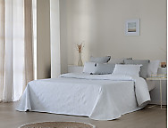 Colcha Jacquard Tejeda color Beige, Blanco o Gris