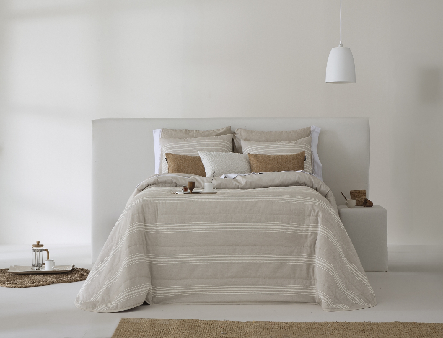 FunDeco Bouti Jacquard 80gr Eternity con funda/s de cojín color Beige