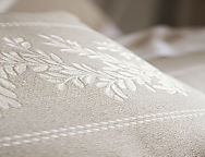 Bouti Jacquard 80gr Vernisa con funda/s de cojín color Beige o Lino