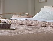 Bouti 150gr Briana con funda/s de cojín color Beige, Blanco o Nude