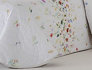 Colcha con relleno fino Quito con funda/s de cojín color 01 fondo blanco o 02 fondo lino