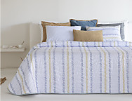 Colcha con relleno fino Loja con funda/s de cojín color 01 Azul o 02 Mostaza