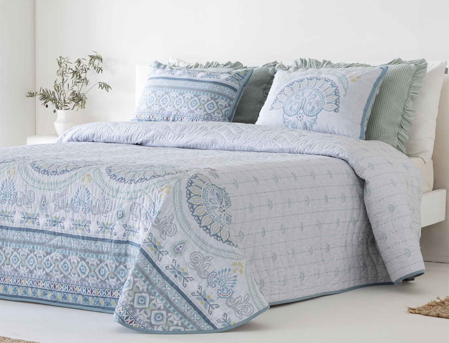 Sandeco Colcha con relleno fino Duran con fundas de cojín