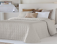 Colcha Jacquard Reversible con fundas de cojín Sina color Beige/Blanco