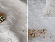 Colcha Jacquard Reversible con fundas de cojín Sina color Beige/Blanco