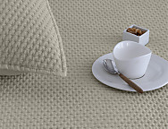 Colcha Jacquard con relleno fino Bogotá con funda/s de cojín color 01 Blanco, 02 Beige o 03 Gris