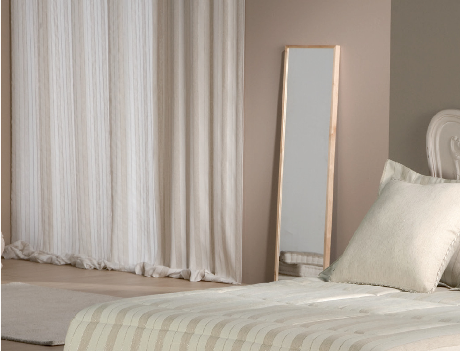 Cañete Cortina con ollaos Enco Raya