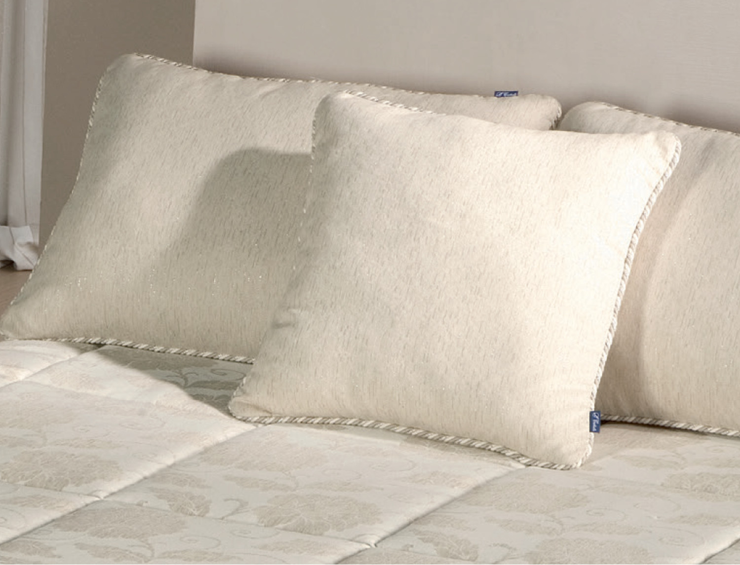 Cañete Cojín con relleno Enco liso