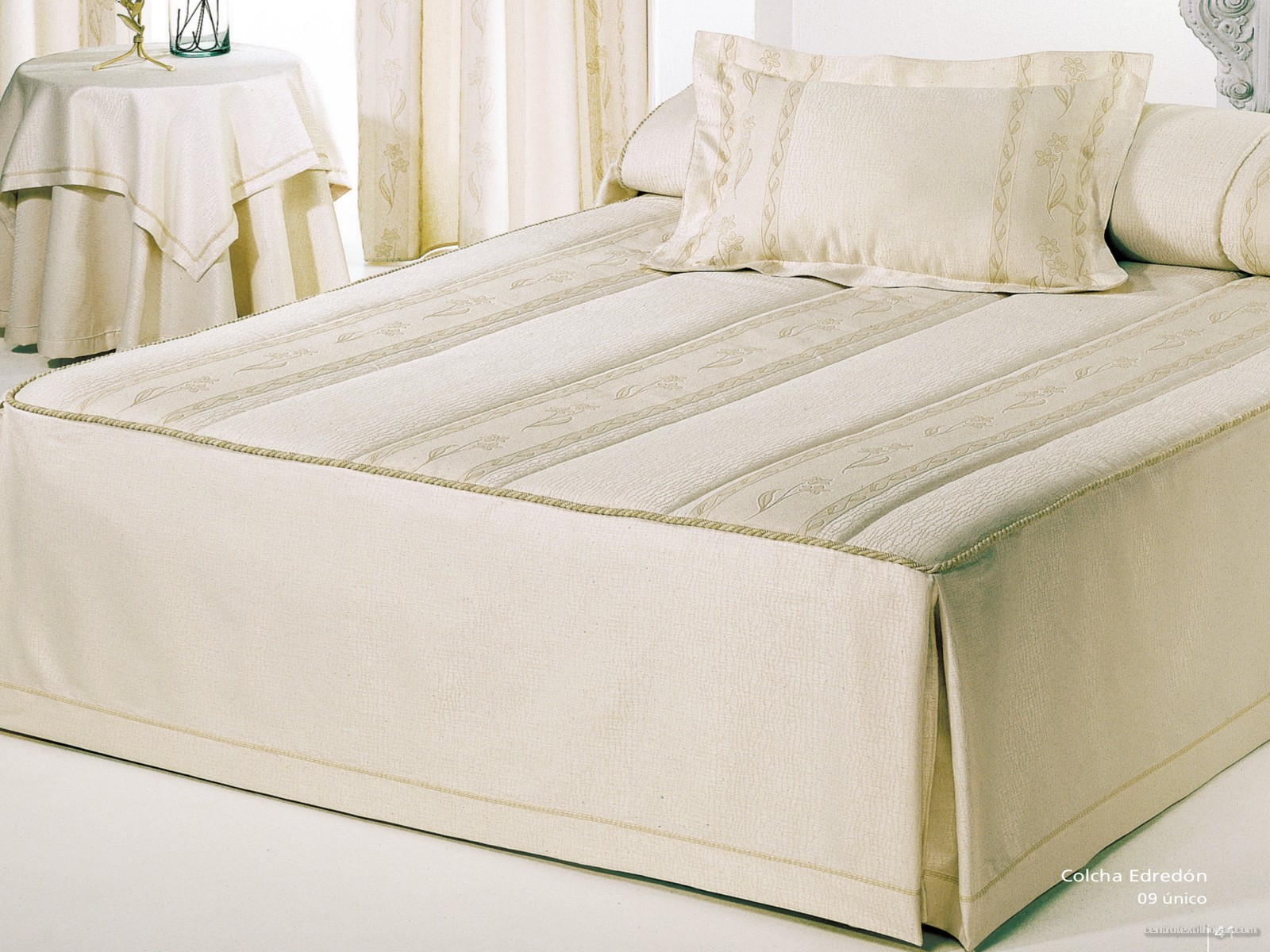 Cañete Colcha edredón Palmira con cojín incluído