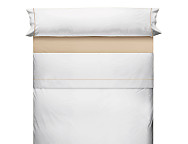 Juego de cama liso con vivo