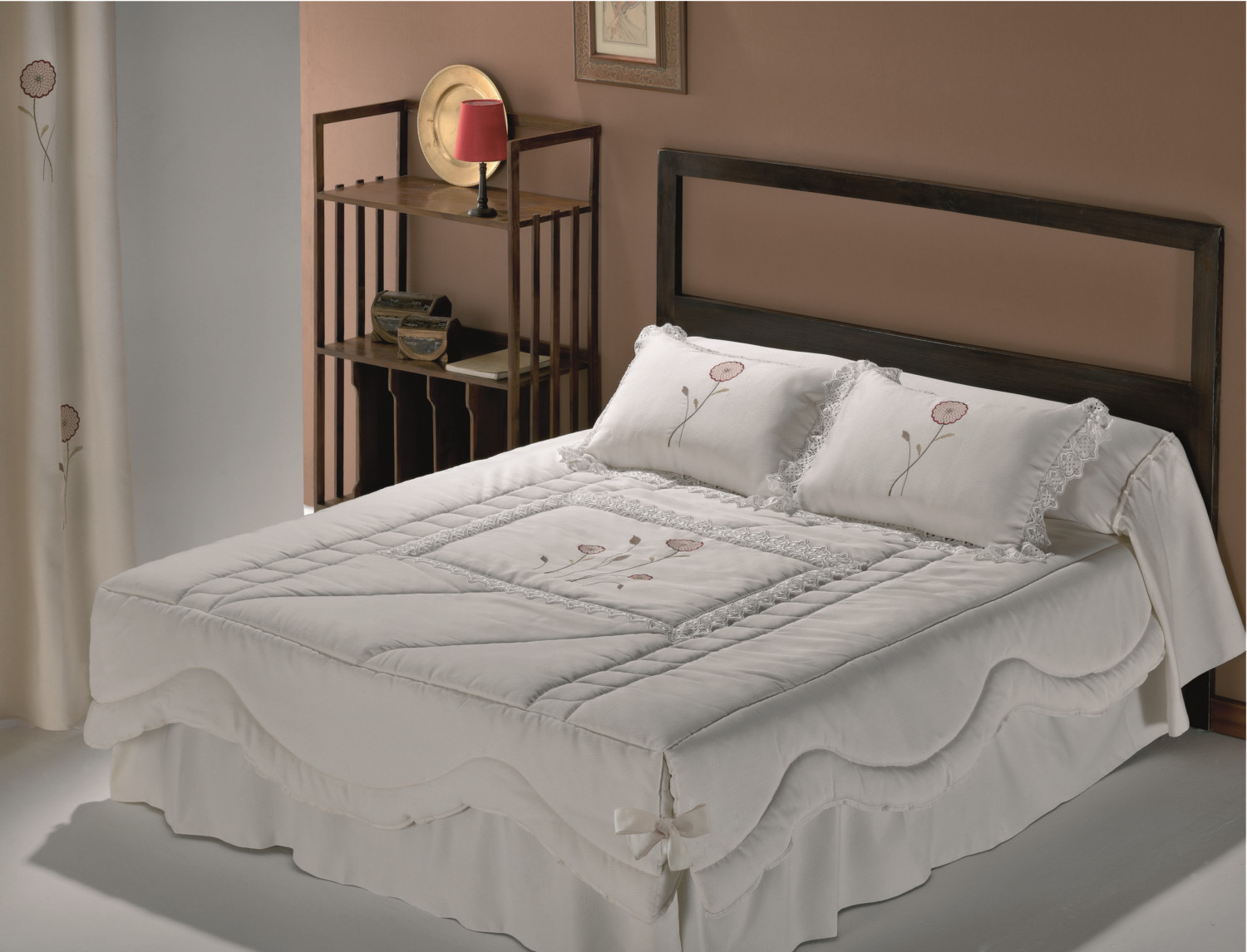 Confecciones Paula Edredón Jacquard set de 4 piezas bordado con puntillas Alma