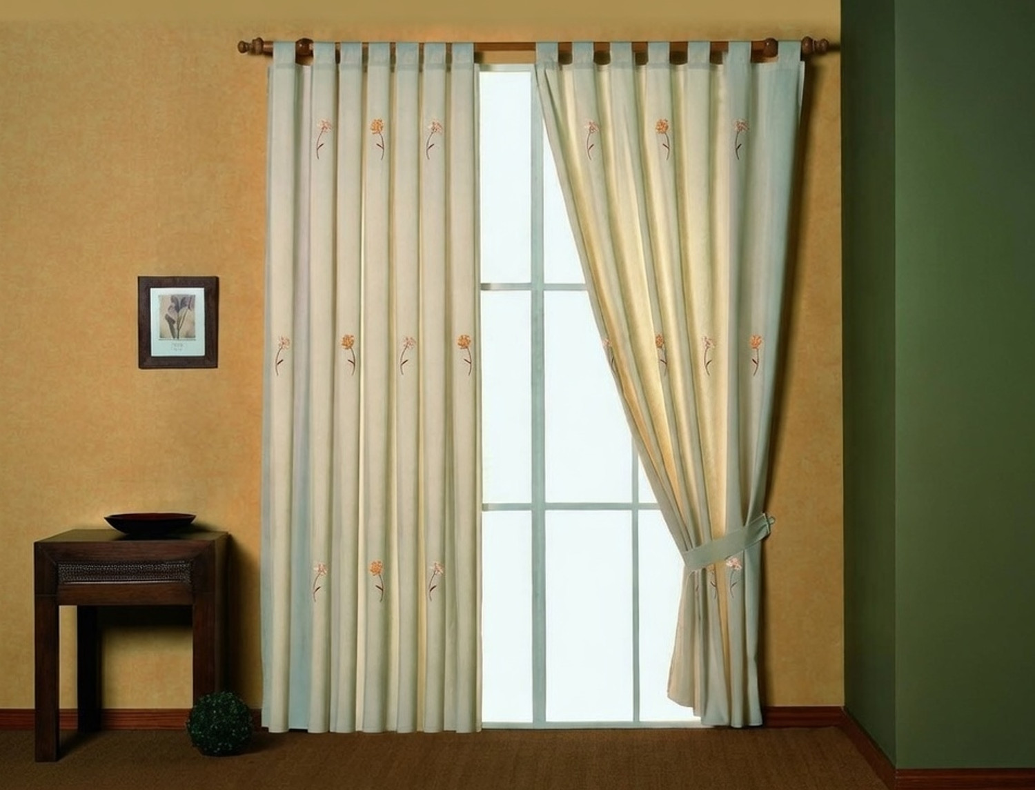 Confecciones Paula Cortina bordada Génova