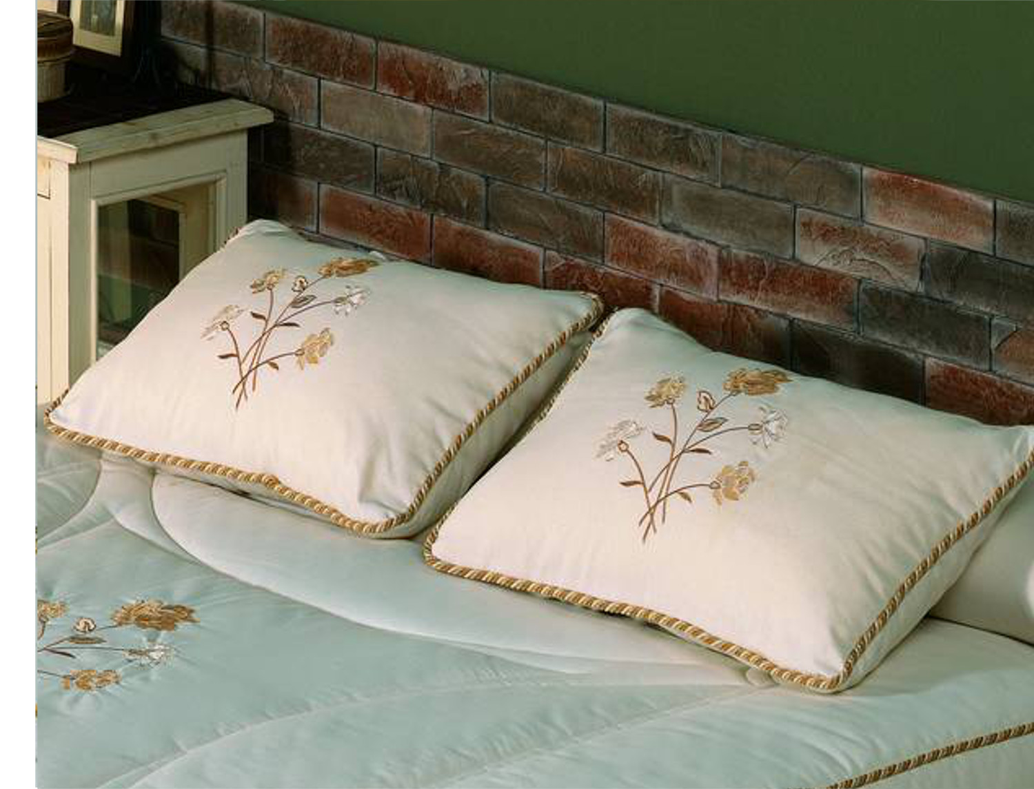 Confecciones Paula Cojín con relleno bordado Génova