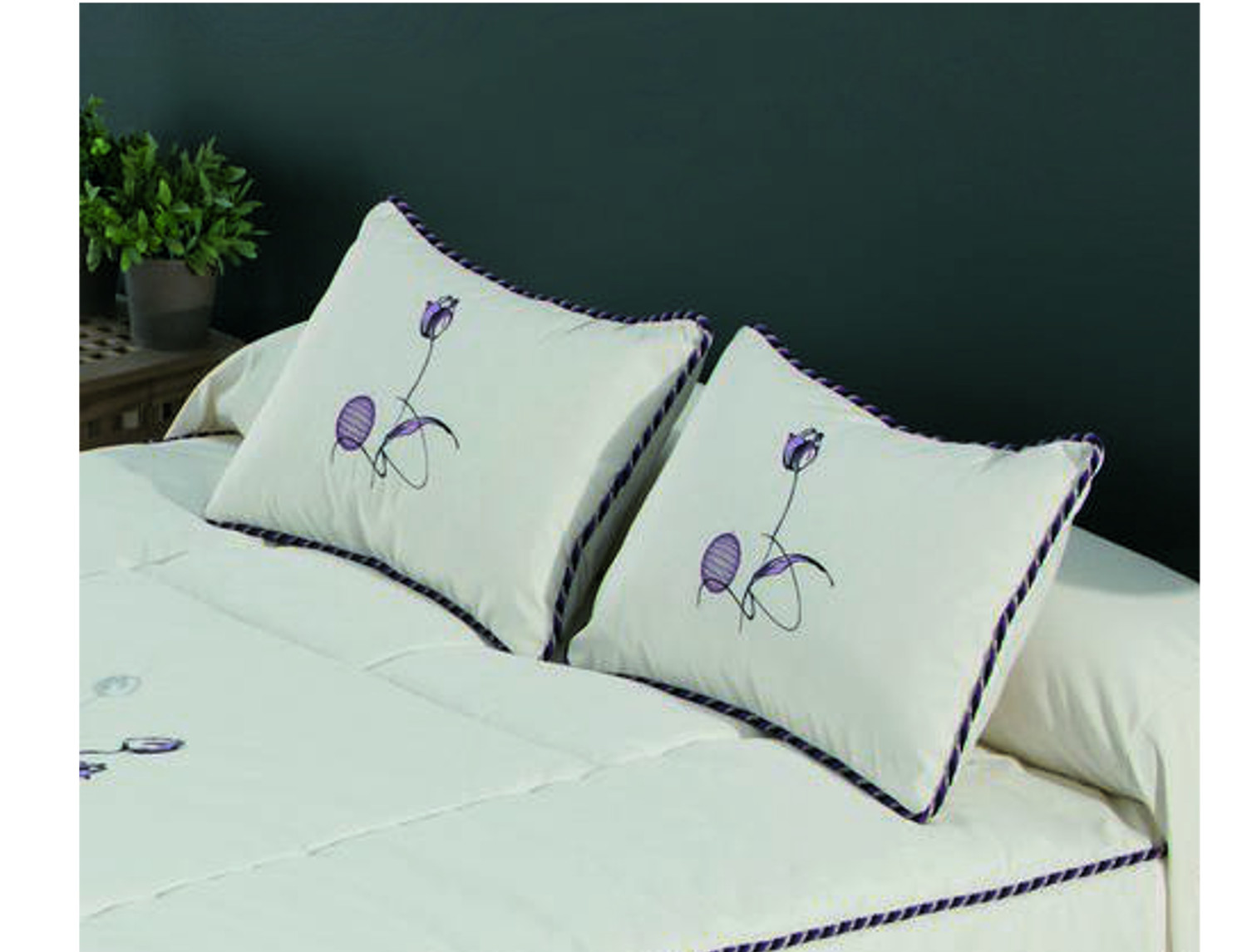 Confecciones Paula Cojín con relleno bordado Viena