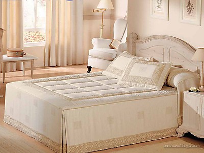 JVR - Colcha edredón Jacquard con puntillas Zinia