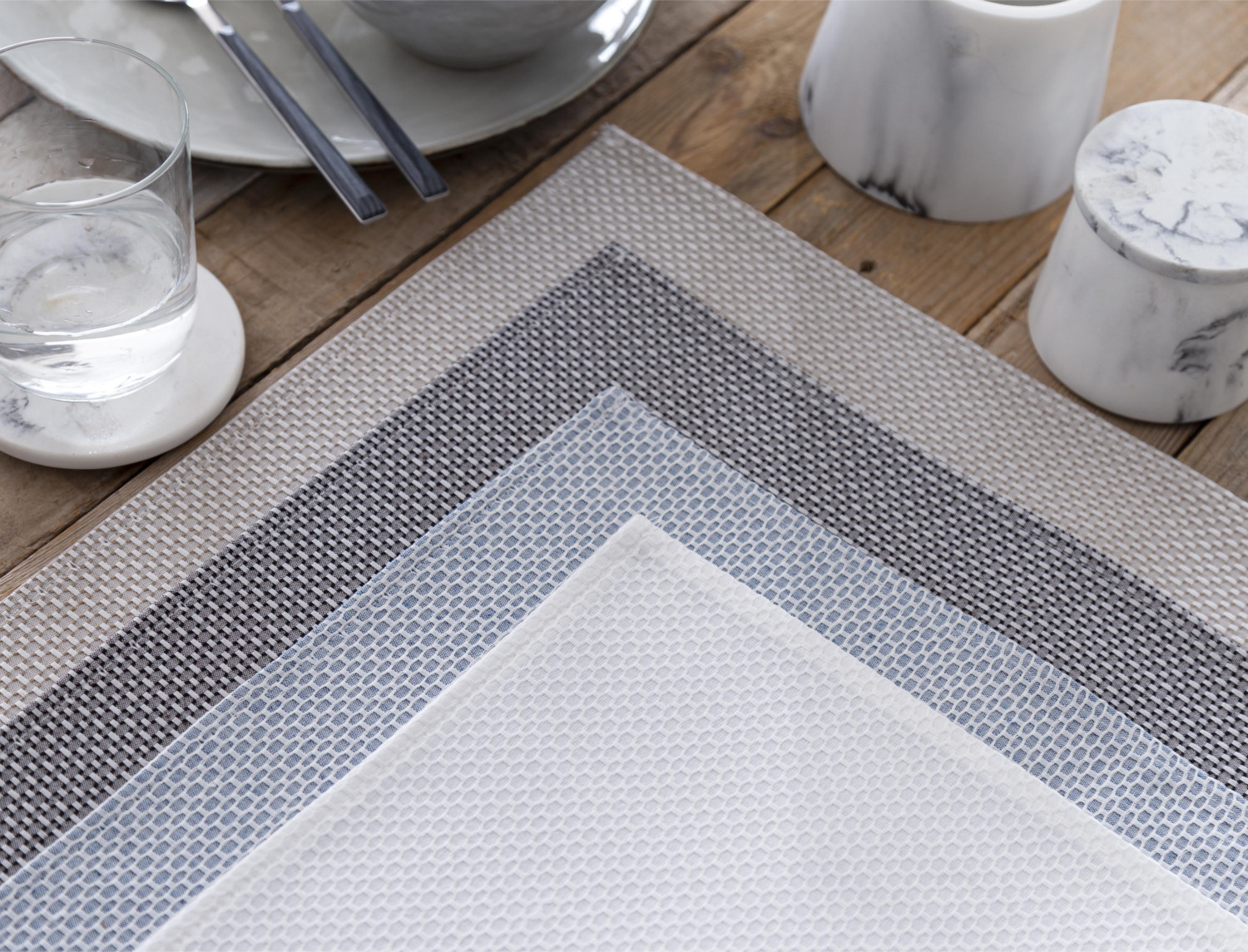 Confecciones Paula Camino de mesa Jónico